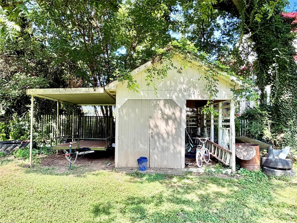 371 Sulphur Springs Road Hiddenite, NC 28636