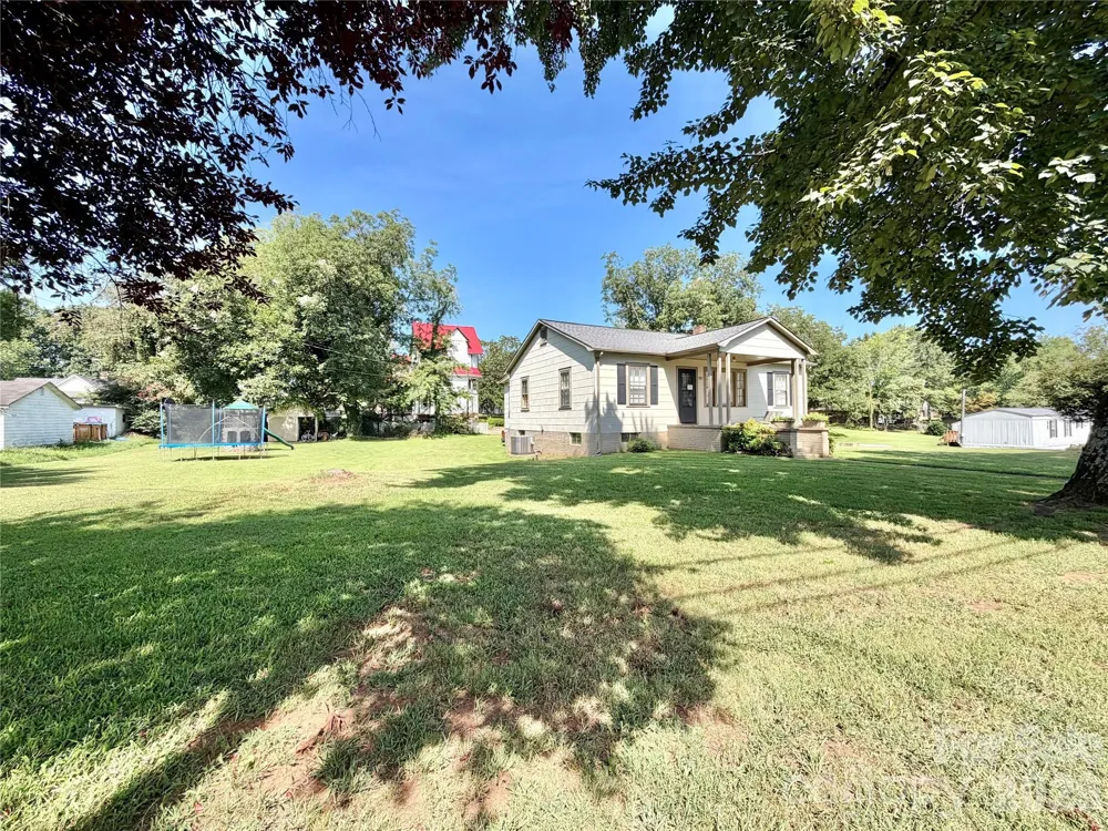 371 Sulphur Springs Road Hiddenite, NC 28636