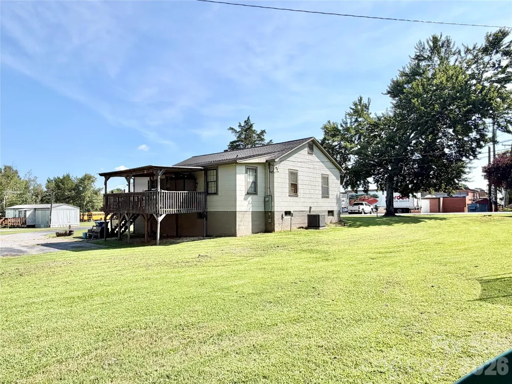 371 Sulphur Springs Road Hiddenite, NC 28636