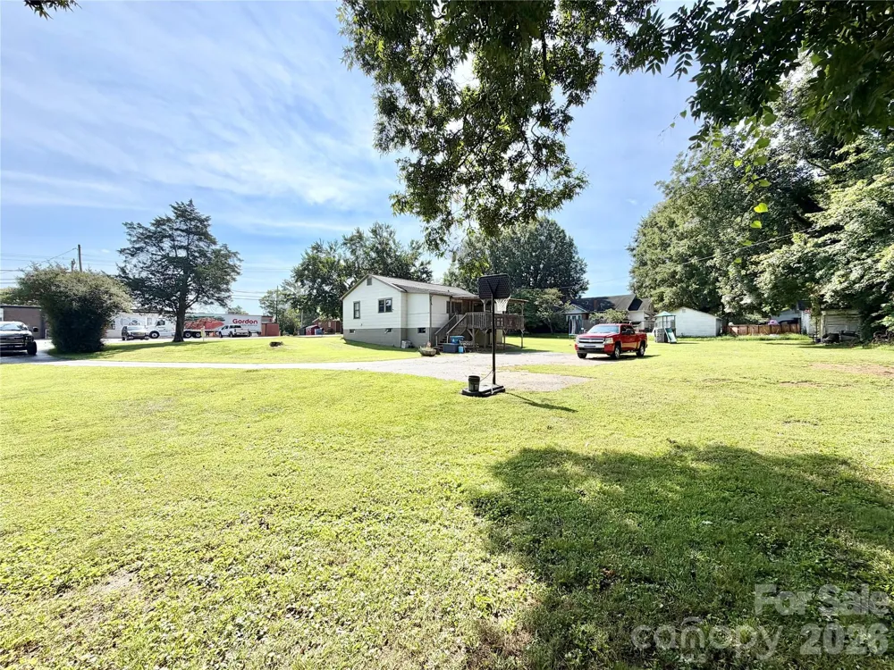 371 Sulphur Springs Road Hiddenite, NC 28636
