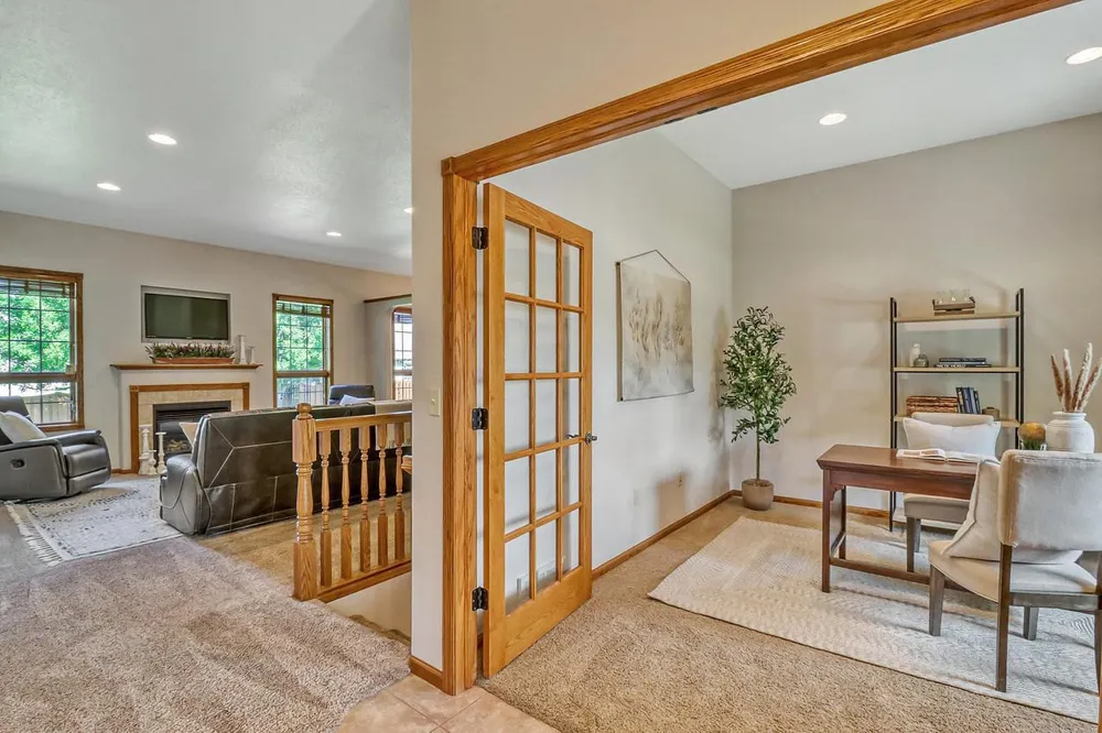 555 Queens Court Moorhead, MN 56560