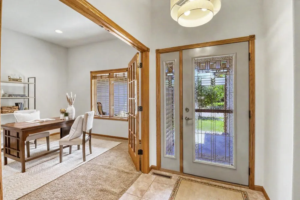 555 Queens Court Moorhead, MN 56560