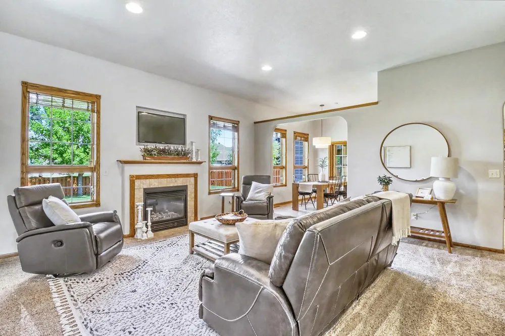 555 Queens Court Moorhead, MN 56560