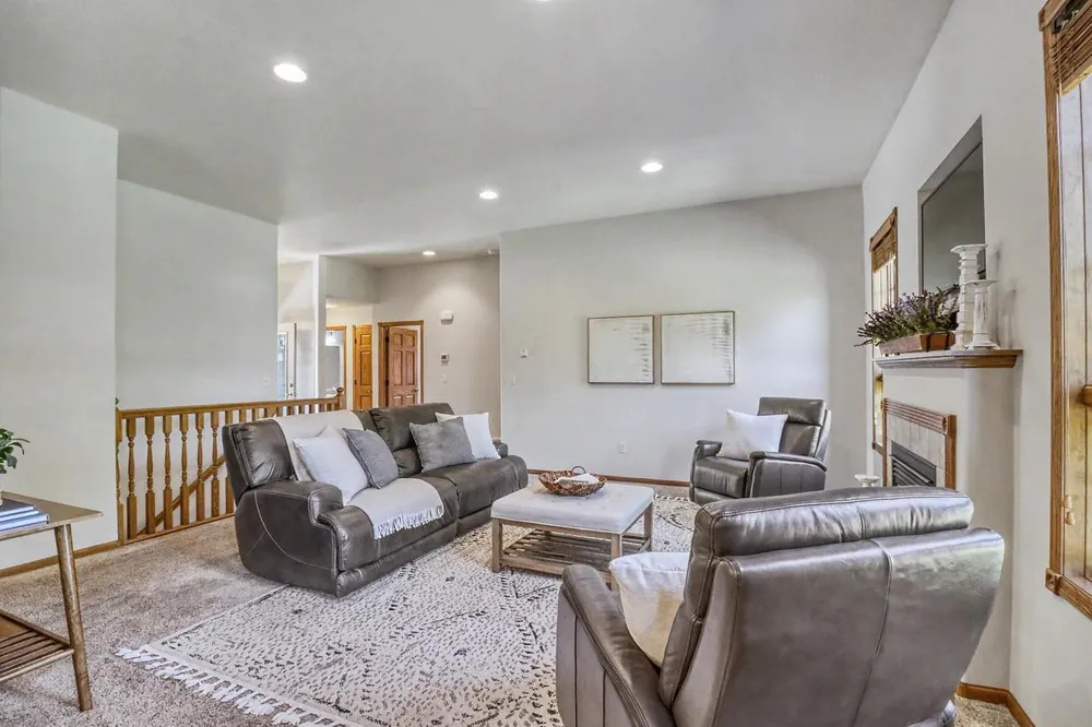 555 Queens Court Moorhead, MN 56560