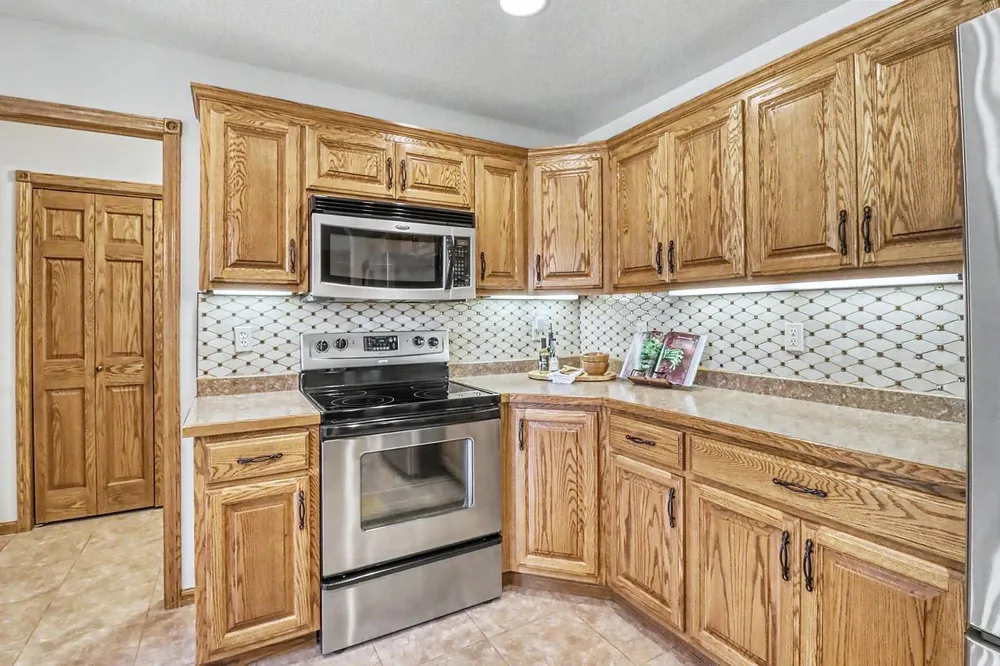 555 Queens Court Moorhead, MN 56560