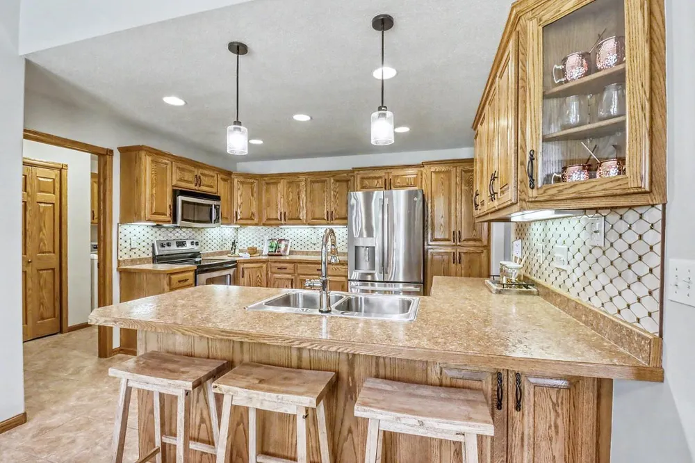 555 Queens Court Moorhead, MN 56560