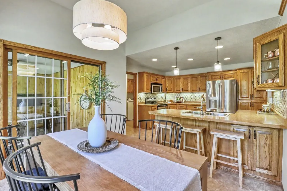 555 Queens Court Moorhead, MN 56560
