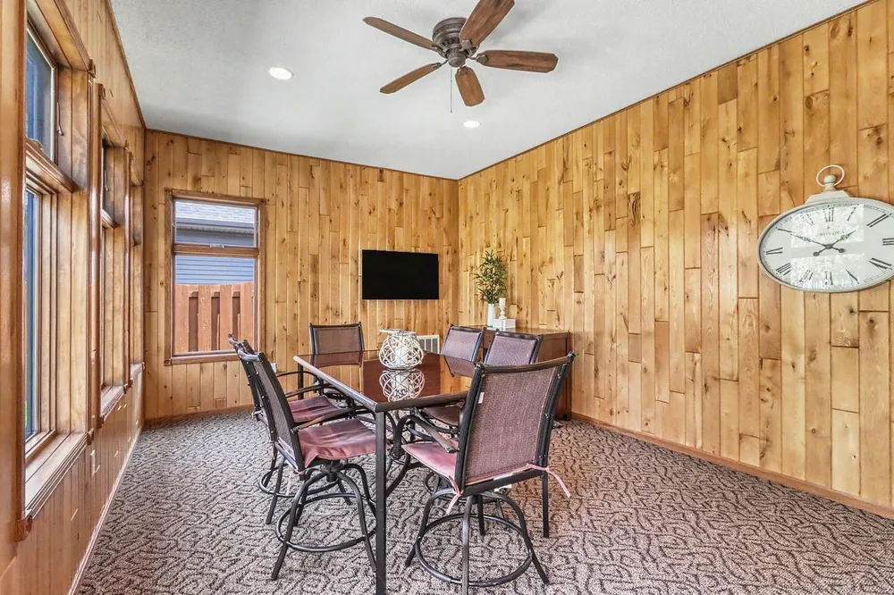 555 Queens Court Moorhead, MN 56560