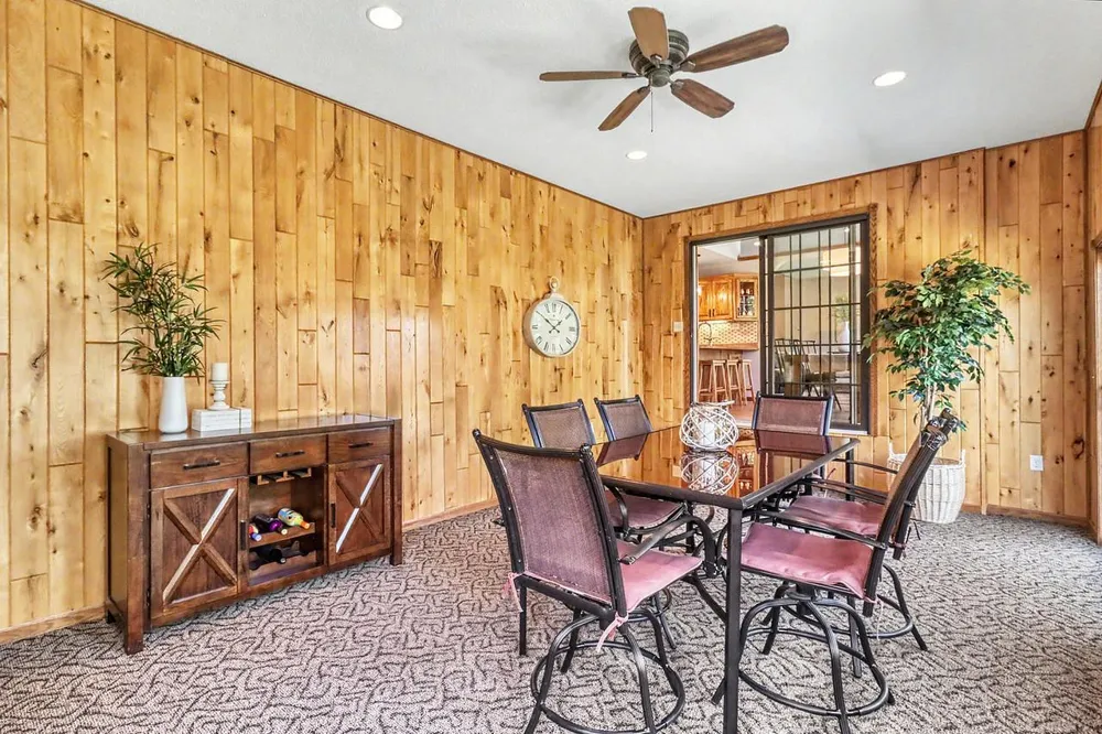 555 Queens Court Moorhead, MN 56560
