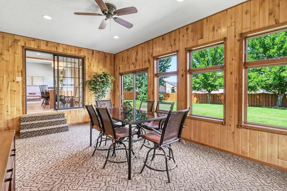 555 Queens Court Moorhead, MN 56560