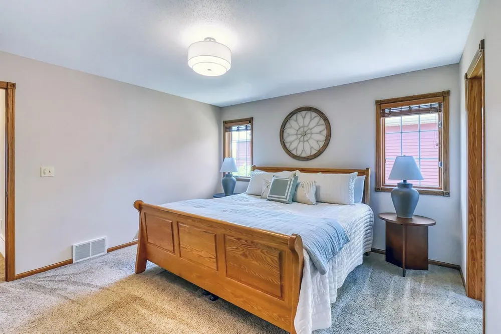 555 Queens Court Moorhead, MN 56560