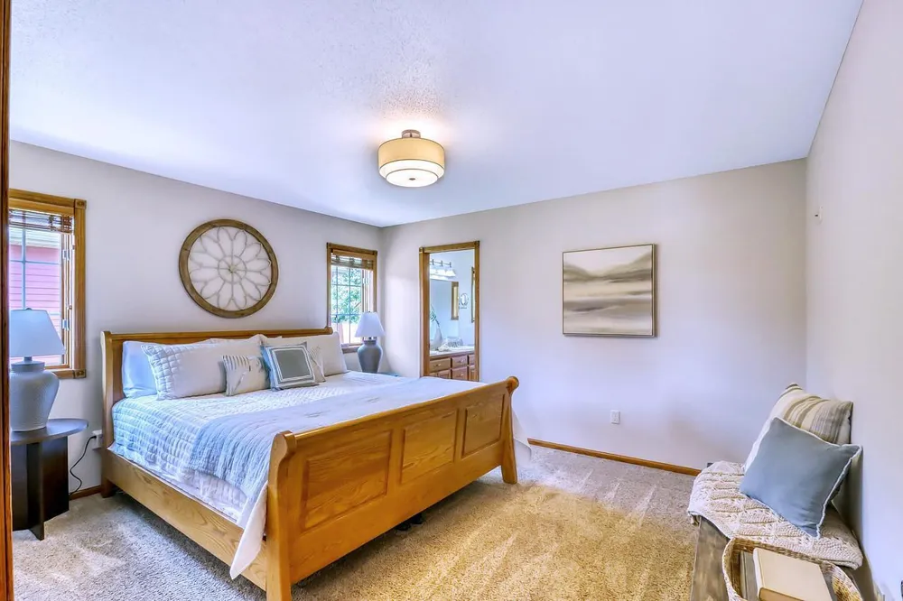 555 Queens Court Moorhead, MN 56560