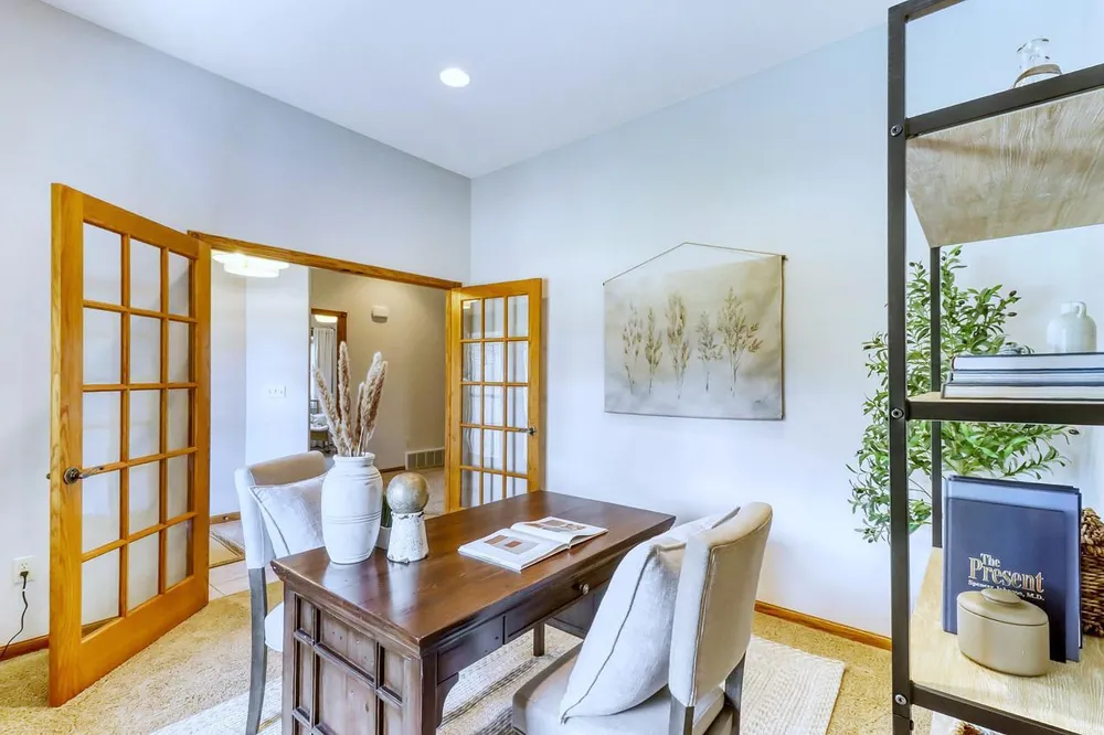 555 Queens Court Moorhead, MN 56560