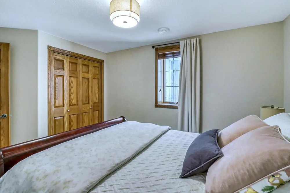 555 Queens Court Moorhead, MN 56560