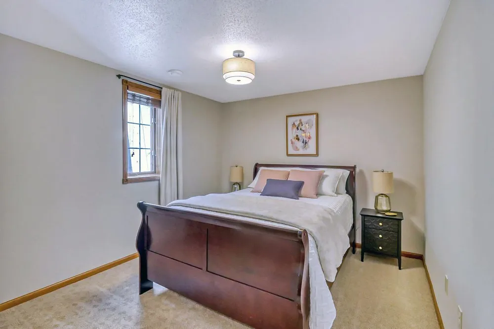 555 Queens Court Moorhead, MN 56560
