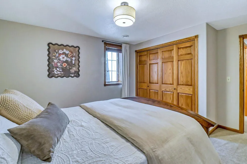 555 Queens Court Moorhead, MN 56560