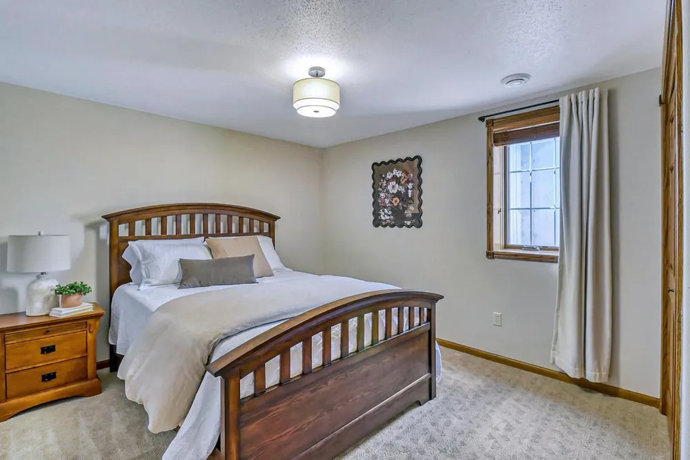 555 Queens Court Moorhead, MN 56560