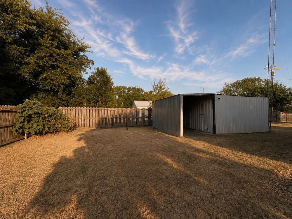 702 Main Street Windom, TX 75492