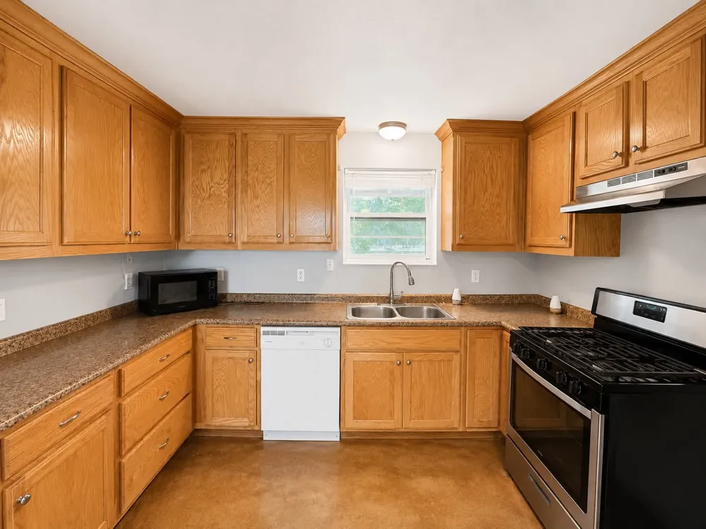 702 Main Street Windom, TX 75492