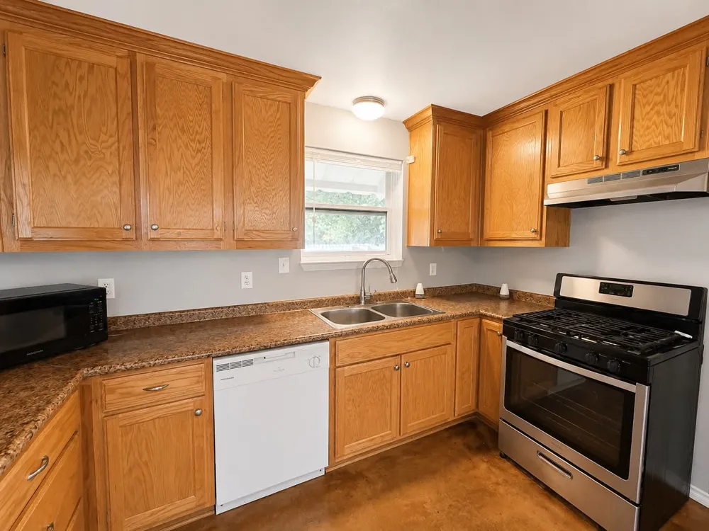 702 Main Street Windom, TX 75492