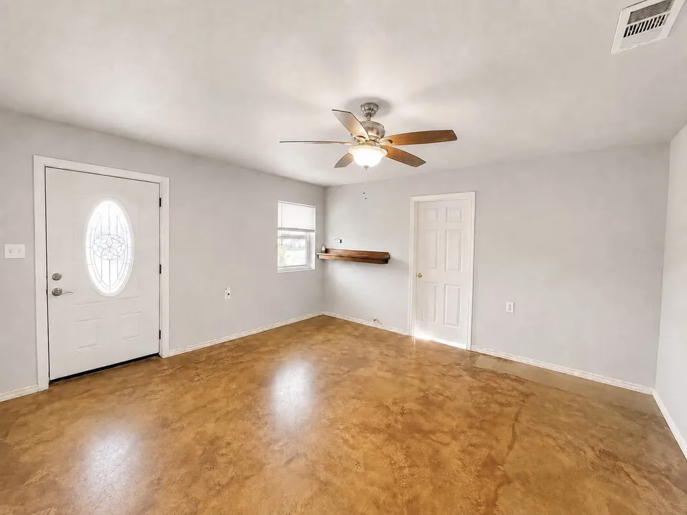 702 Main Street Windom, TX 75492