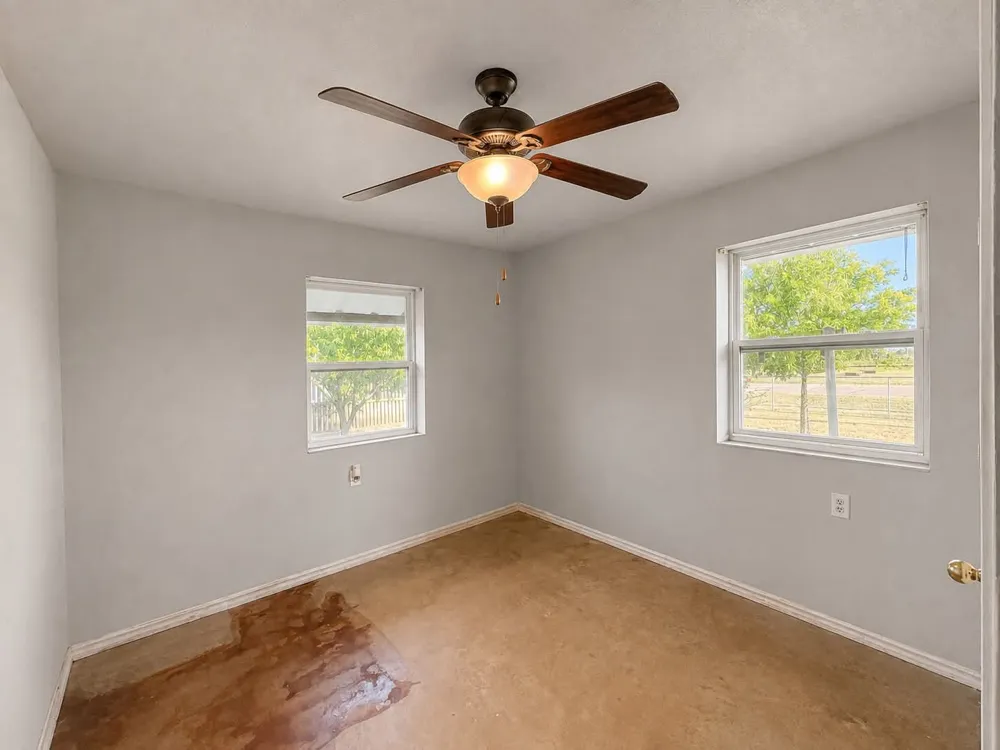 702 Main Street Windom, TX 75492