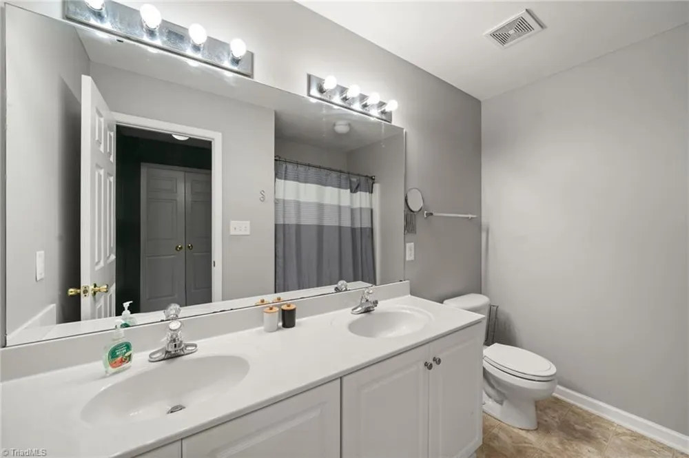 122 Eagle Point Court Kernersville, NC 27284