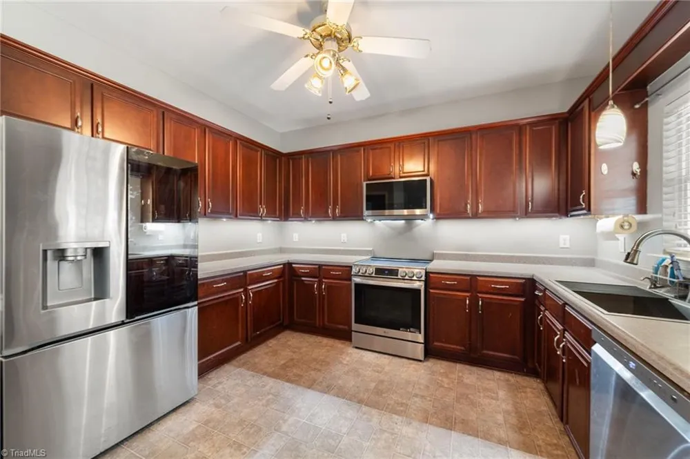 122 Eagle Point Court Kernersville, NC 27284