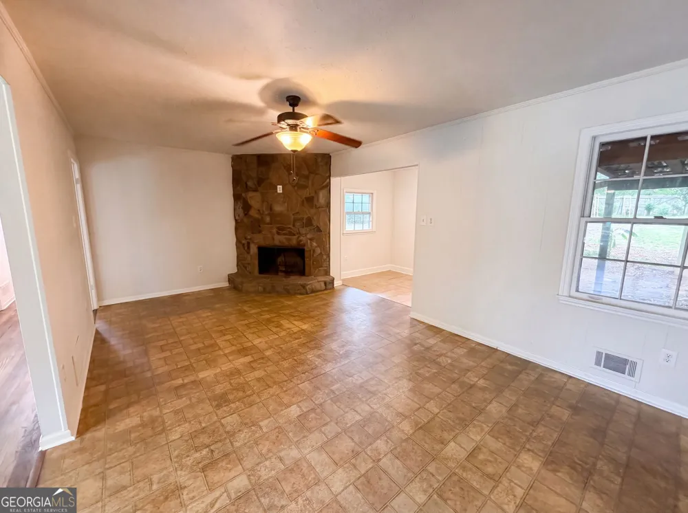 1276 Robin RD NE Conyers, GA 30012