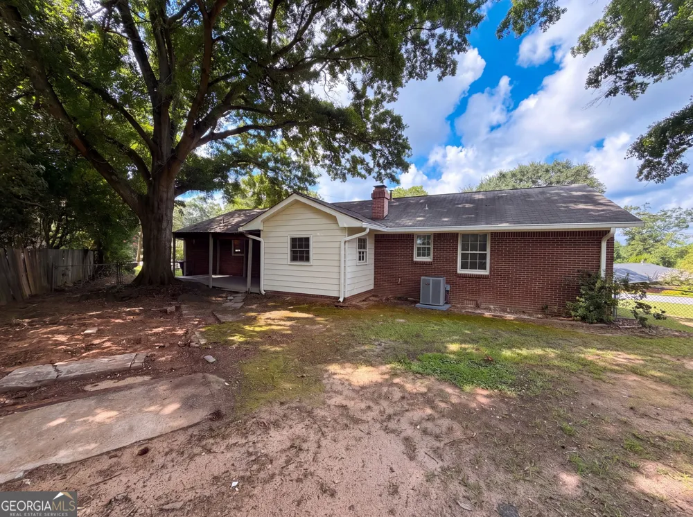 1276 Robin RD NE Conyers, GA 30012