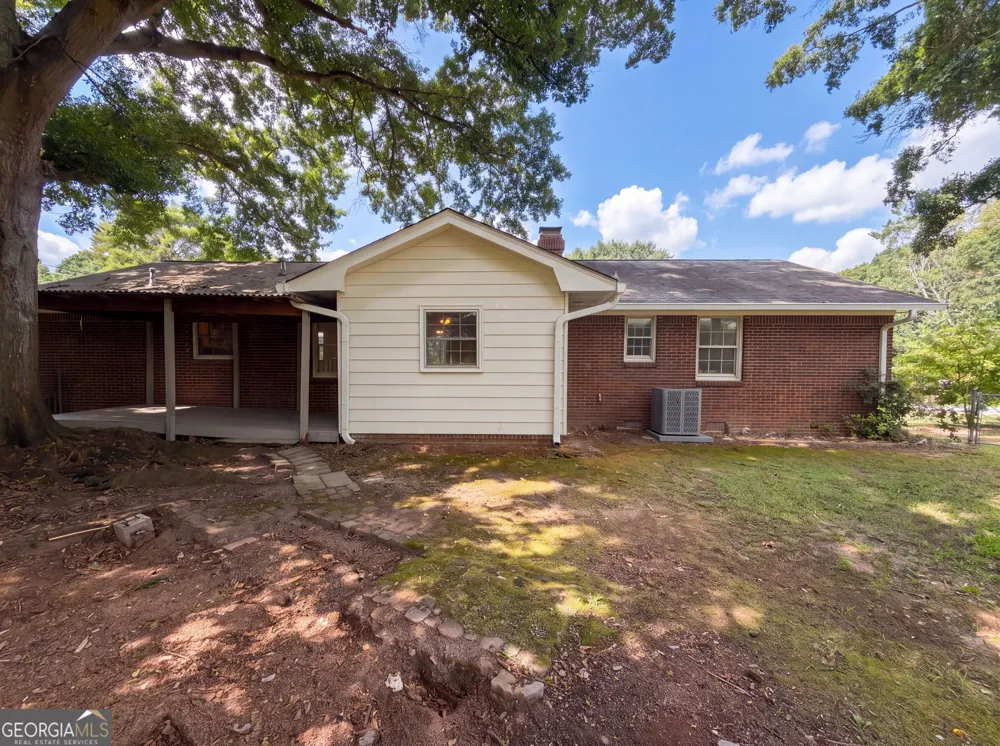 1276 Robin RD NE Conyers, GA 30012