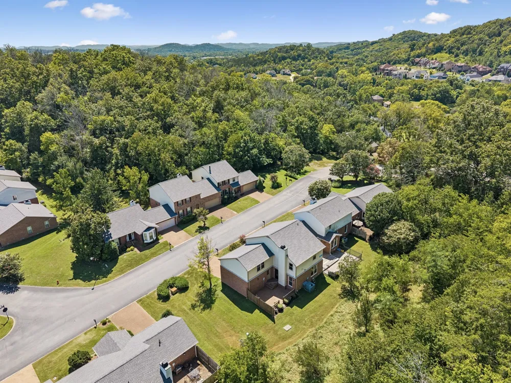 1533 Mooreland Blvd Brentwood, TN 37027