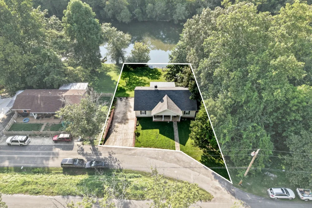 502 Westwood Dr McMinnville, TN 37110