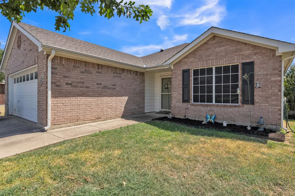 808 Flamingo Drive Saginaw, TX 76131