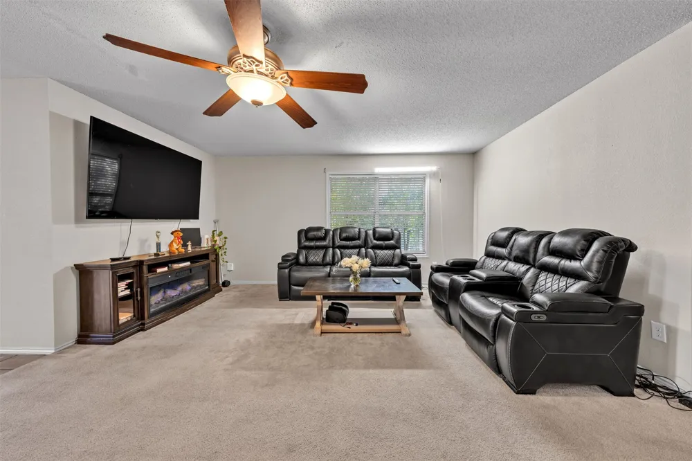808 Flamingo Drive Saginaw, TX 76131