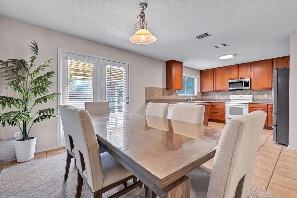 808 Flamingo Drive Saginaw, TX 76131
