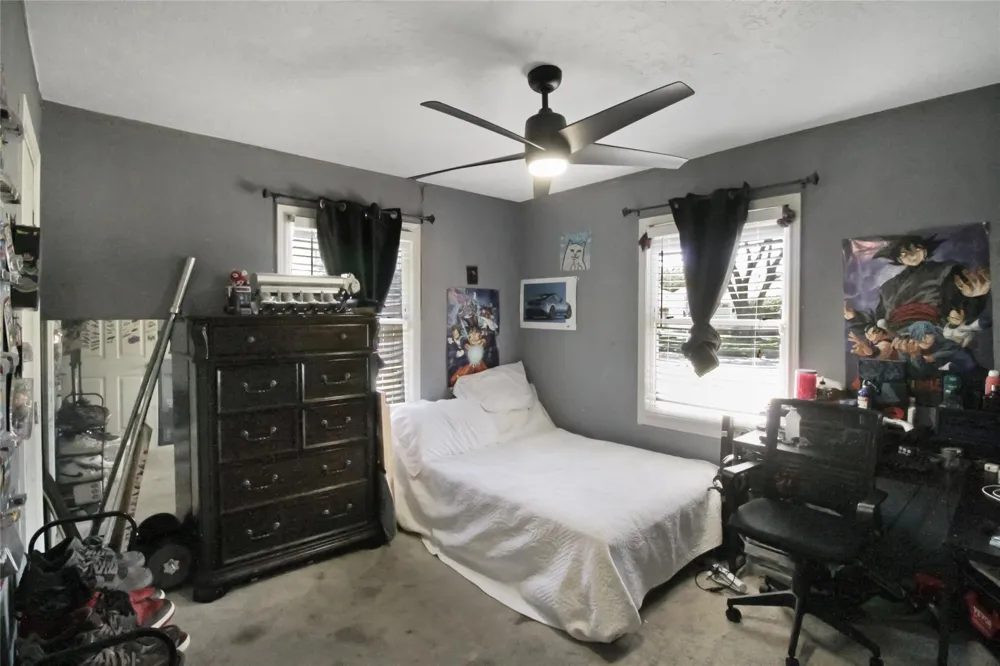 306 W Houston Avenue Pasadena, TX 77502