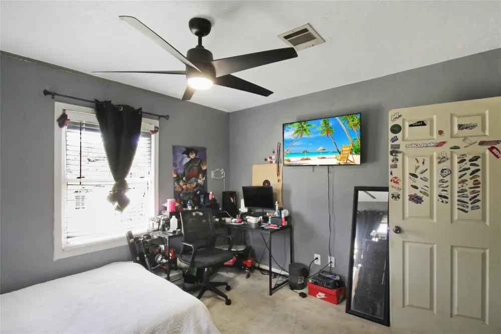 306 W Houston Avenue Pasadena, TX 77502