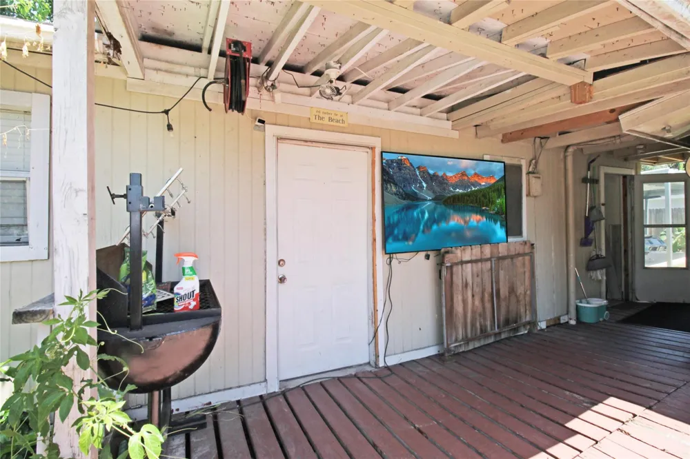 306 W Houston Avenue Pasadena, TX 77502