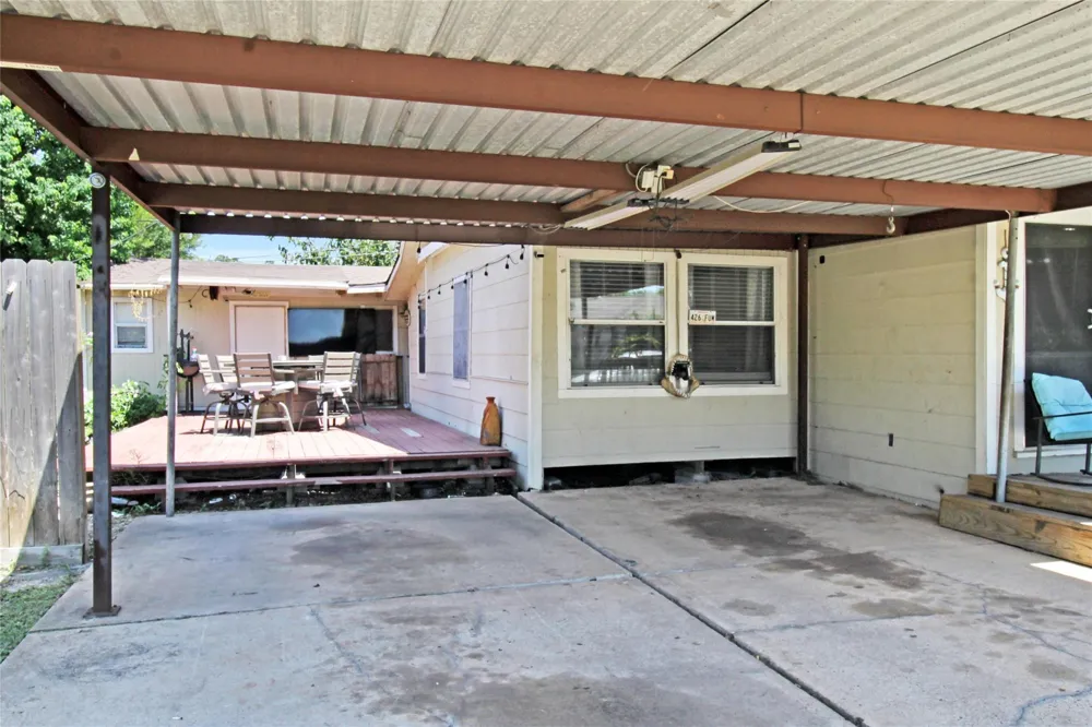 306 W Houston Avenue Pasadena, TX 77502