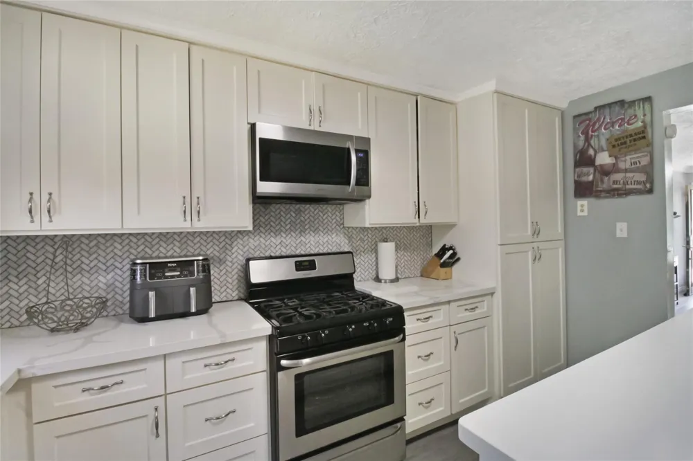 306 W Houston Avenue Pasadena, TX 77502