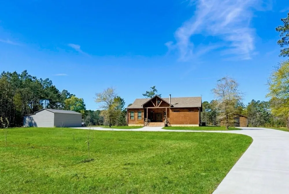 214 Hunters Hill Road Oakhurst, TX 77359