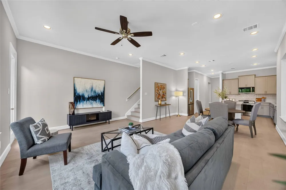 5525 Katy Freeway Houston, TX 77007