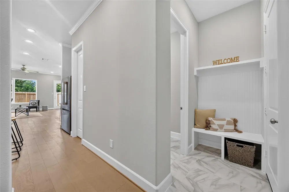 5525 Katy Freeway Houston, TX 77007
