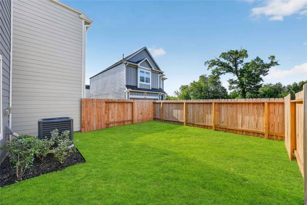 5525 Katy Freeway Houston, TX 77007