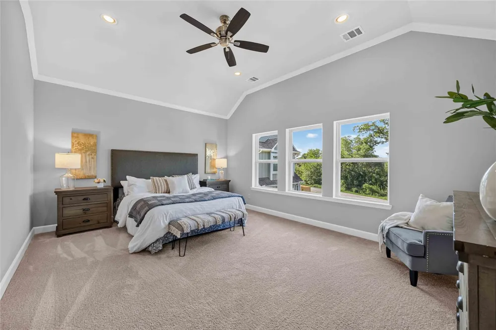 5525 Katy Freeway Houston, TX 77007