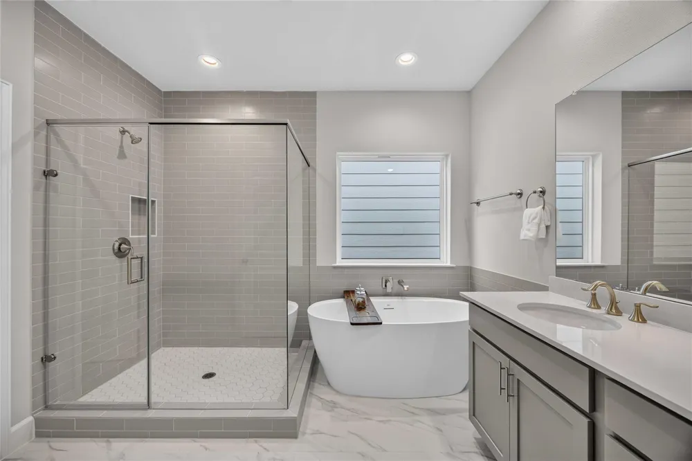 5525 Katy Freeway Houston, TX 77007