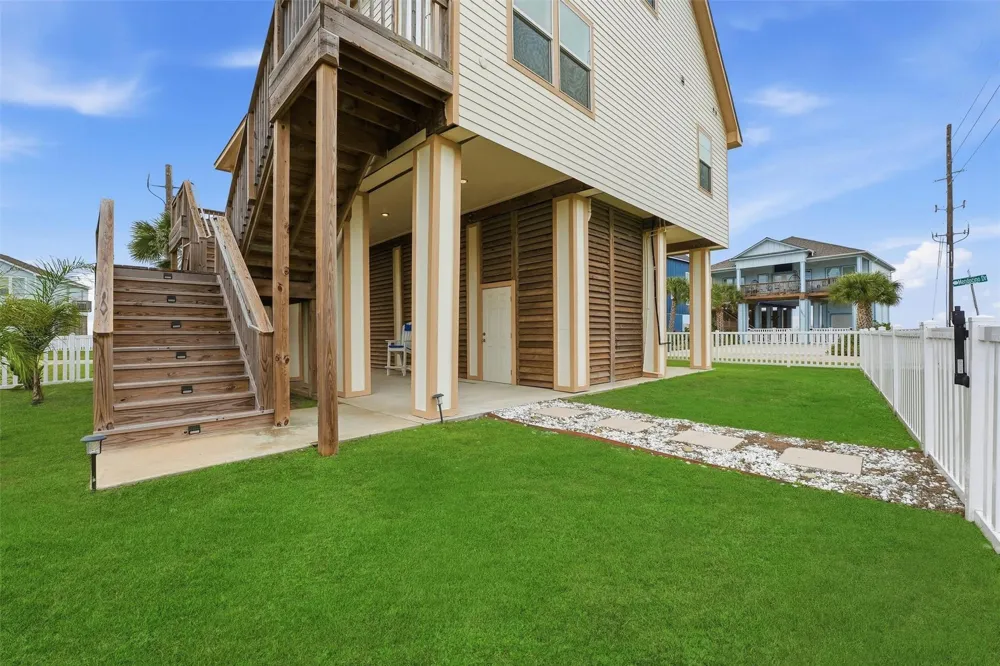 25003 San Simeon Court Galveston, TX 77554