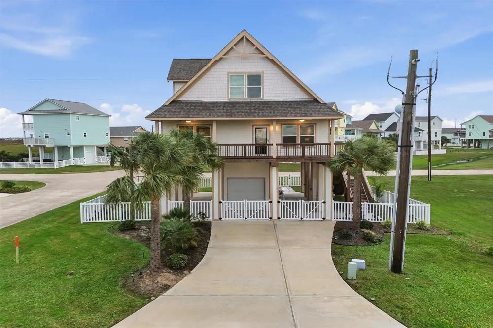 25003 San Simeon Court Galveston, TX 77554