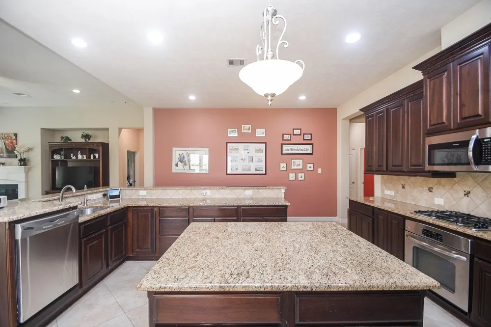 6915 Argonne Trail Sugar Land, TX 77479